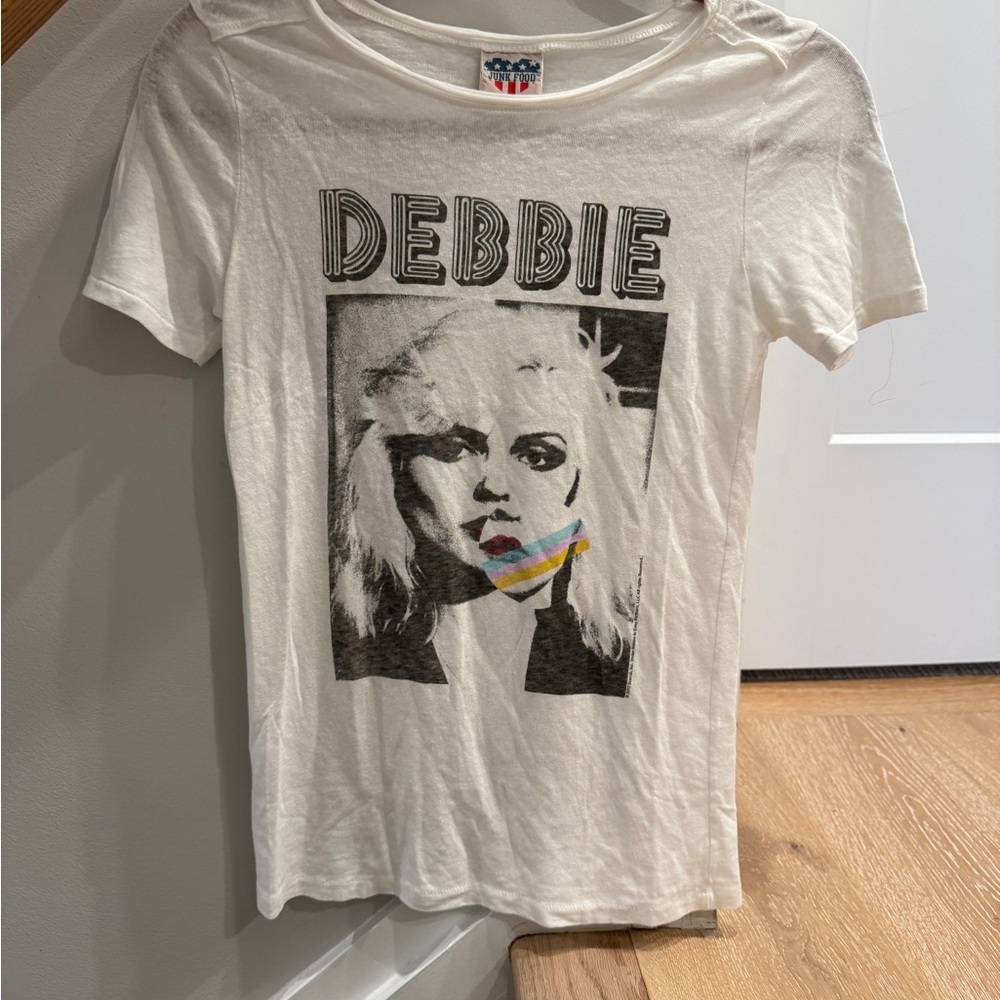 Price Firm. Junk Food White and White Graphic Blondie T-Shirt, Size XS. - Picture 2 of 6